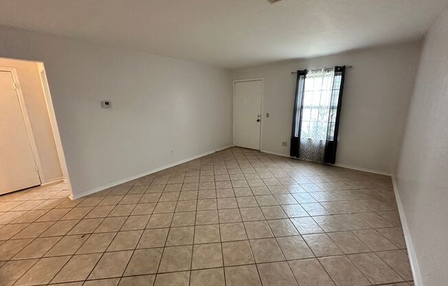 2 beds, 1 bath, $790