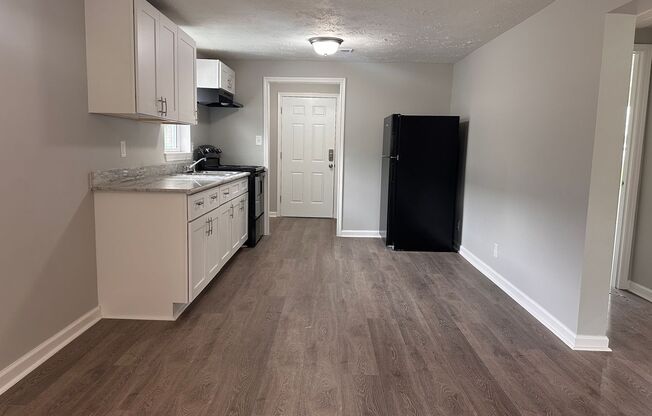 2 beds, 1 bath, $850, Unit A