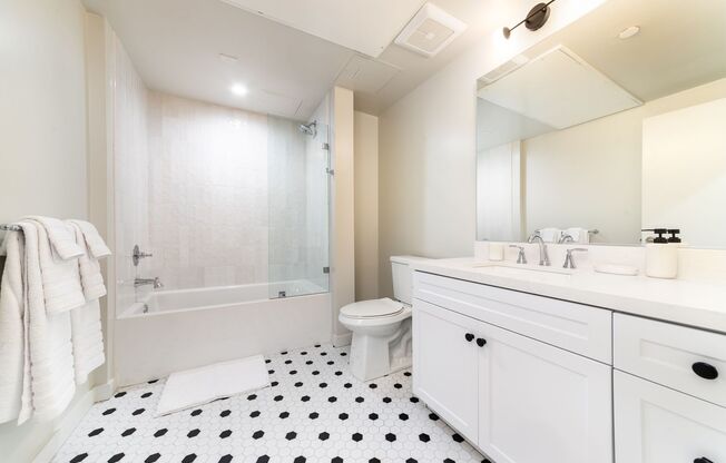 1 bed, 1 bath, 761 sqft, $2,850, Unit 204