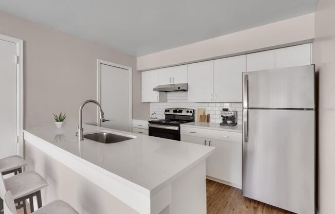Breakfast bar at Arcadia Apartment Homes in Centennial, CO