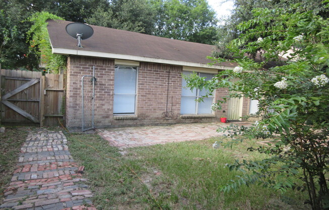 2 beds, 2 baths, $1,600