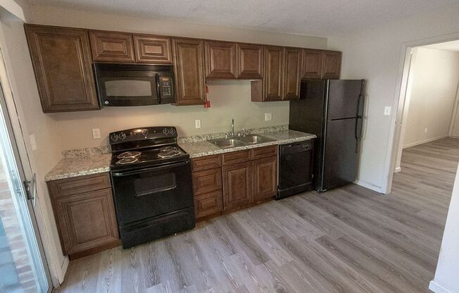 2 beds, 1 bath, $1,900, Unit # 7