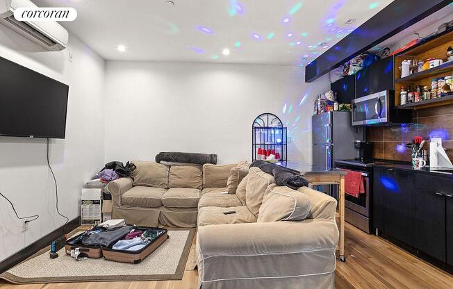 568 LAFAYETTE AVE