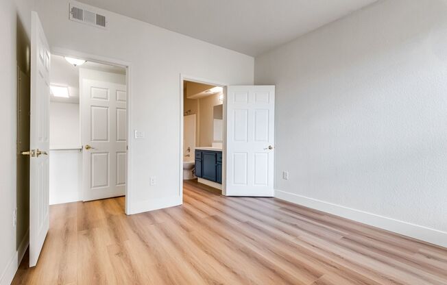 2 beds, 2 baths, $1,475, Unit # 2174