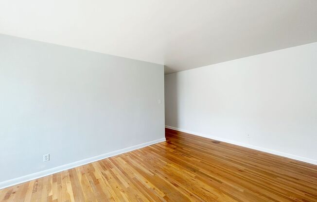 1 bed, 1 bath, 620 sqft, $1,795, Unit Hamrick 102