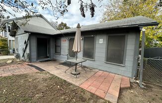 2-BEDROOM DUPLEX IN MAHNCKE PARK