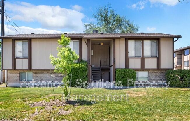1329 N Redwood Rd