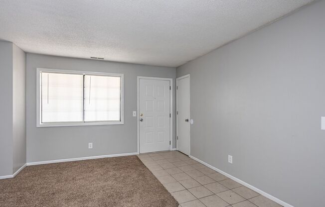 2 beds, 1 bath, 800 sqft, $1,025, Unit E204