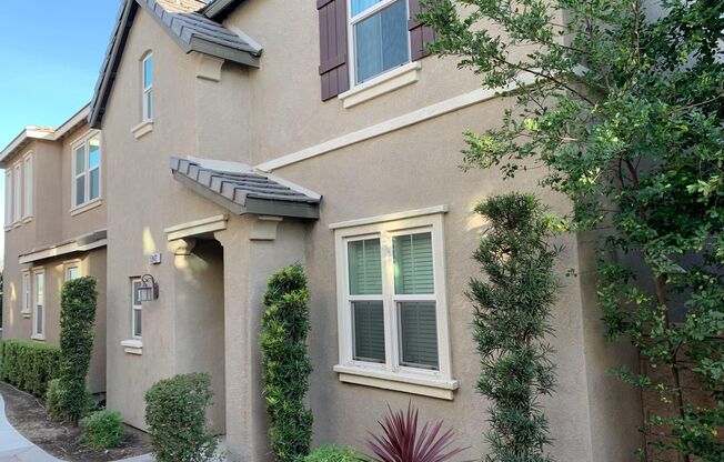 GORGEOUS HOME IN EASTVALE CORONA  - BY APPOINTMENT ONLY - VITOUR COMRTUAL  TOUR COMING SOON.