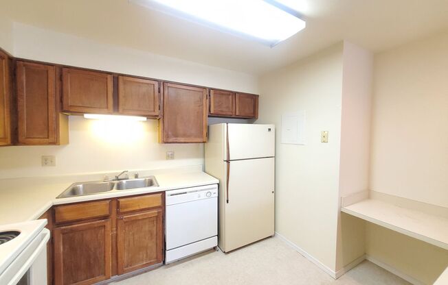 2 beds, 1 bath, $1,295