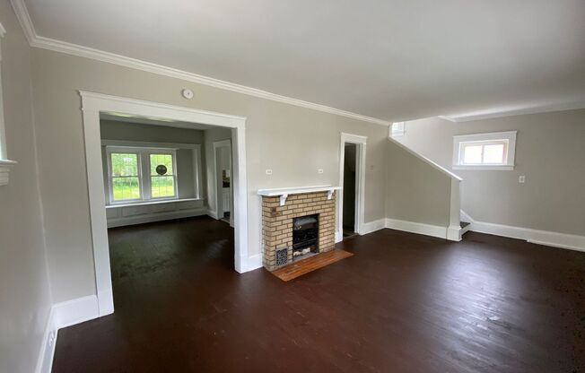 Charming 3-Bedroom Home – 12100 Parkhill Ave