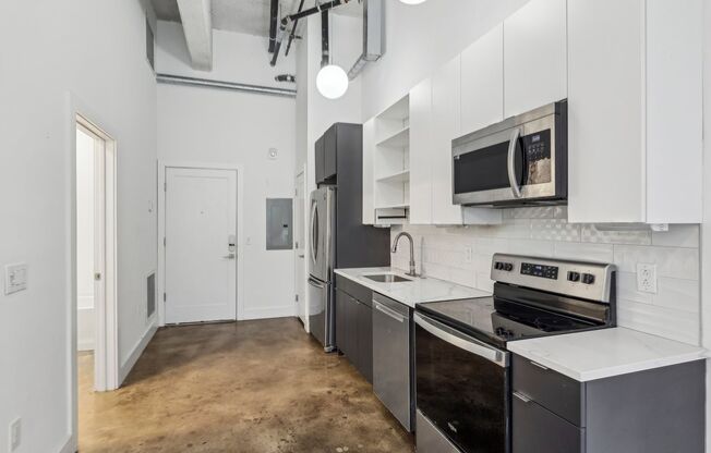 Studio, 1 bath, 369 sqft, $1,100, Unit Unit 310