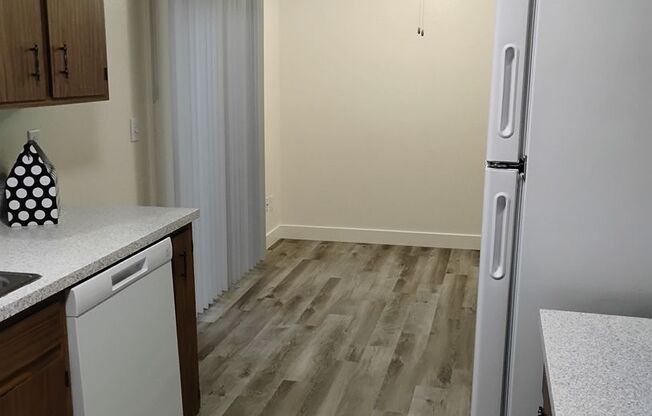 2 beds, 1 bath, 840 sqft, $1,250, Unit 257-664