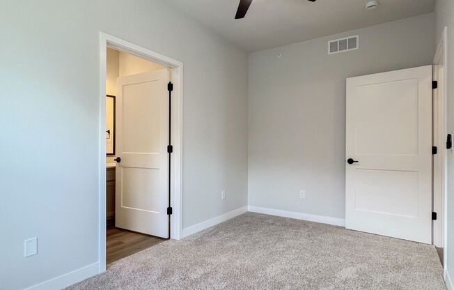 2 beds, 2 baths, 887 sqft, $2,235, Unit SC 1408-218