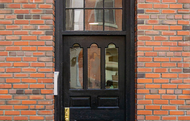 238 W 20 ST