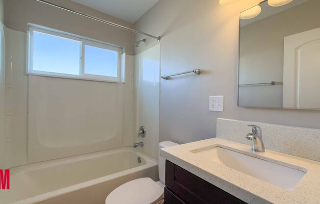 2 beds, 1 bath, $2,195, Unit 4159-5