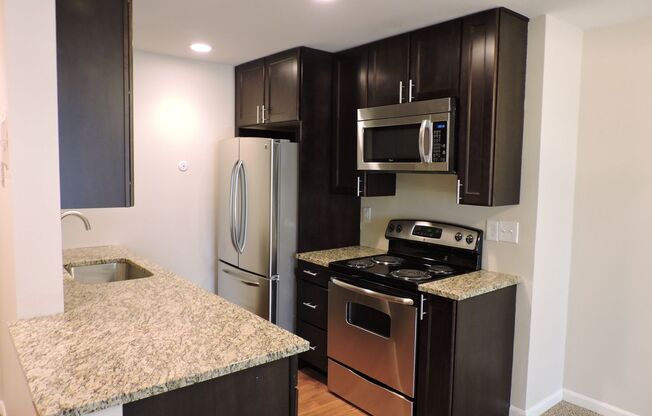 1 bed, 1 bath, 875 sqft, $1,899, Unit 206