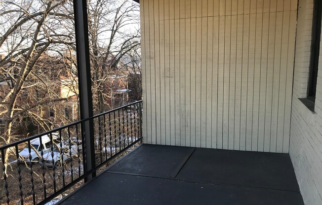 2 beds, 1 bath, $1,295