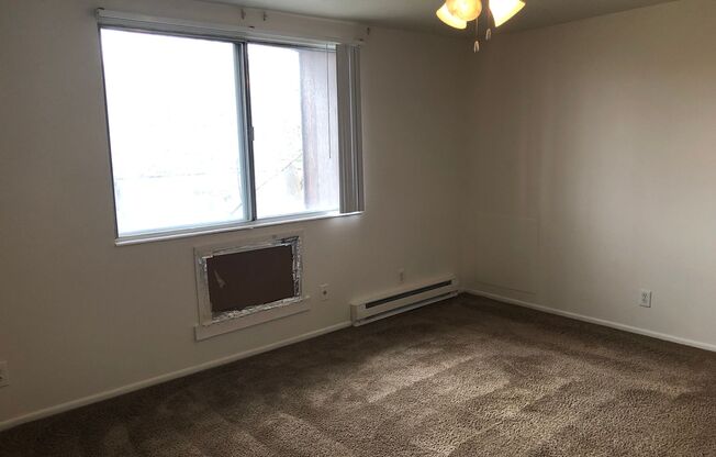 1 bed, 1 bath, 620 sqft, $995, Unit 09