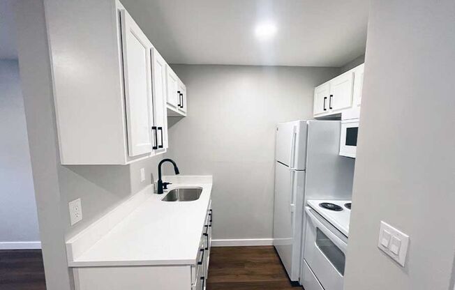 2 beds, 1 bath, 650 sqft, $1,175, Unit 3060-102