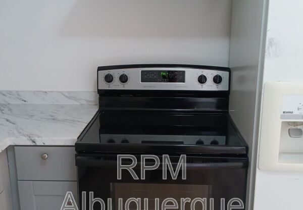 8815 MENAUL NE