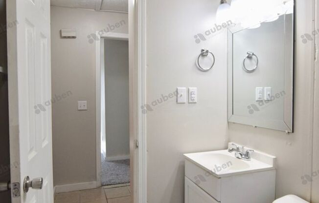 2 beds, 1 bath, $1,000