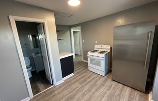 2 beds, 1 bath, $1,400, Unit UNIT 2