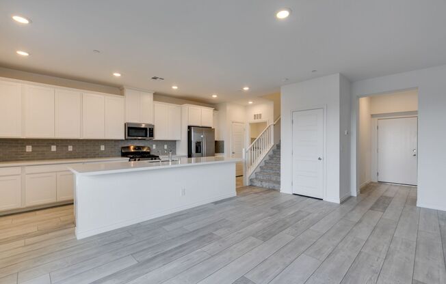 3 beds, 3 baths, $2,750, Unit UNIT 1140