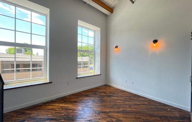 1 bed, 1 bath, 700 sqft, $1,595, Unit Unit 322 (Loft)