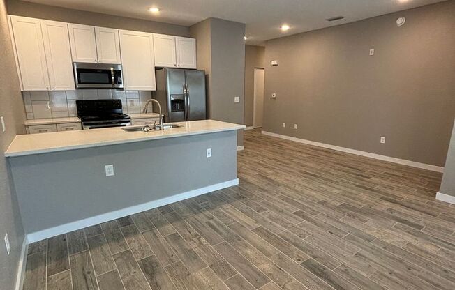 Studio, 1 bath, 528 sqft, $1,650