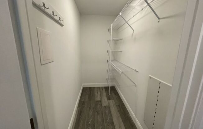 Studio, 1 bath, 328 sqft, $1,850, Unit 405