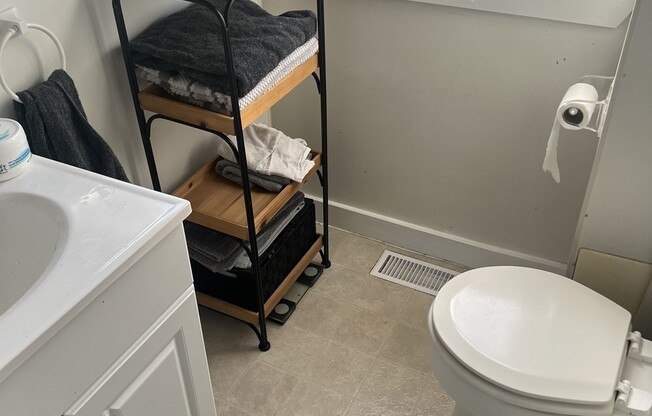 2 beds, 1 bath, 1,022 sqft, $2,500, Unit 12