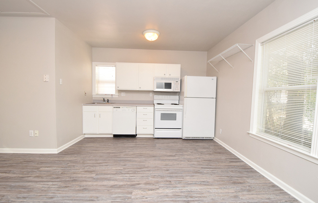 2 beds, 1 bath, 786 sqft, $1,725, Unit A