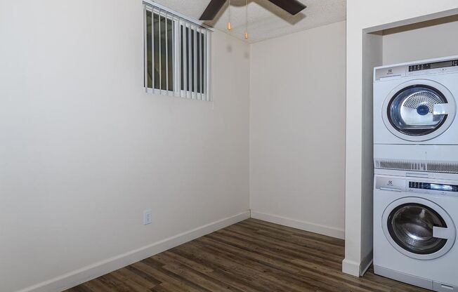 2 beds, 1 bath, 875 sqft, $2,416, Unit Unit 28