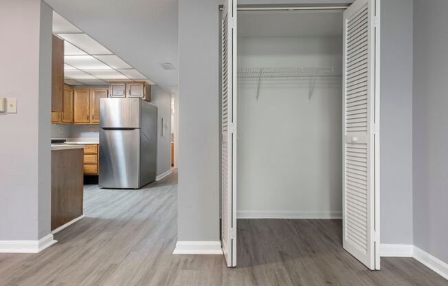 2 beds, 2 baths, $995, Unit 6