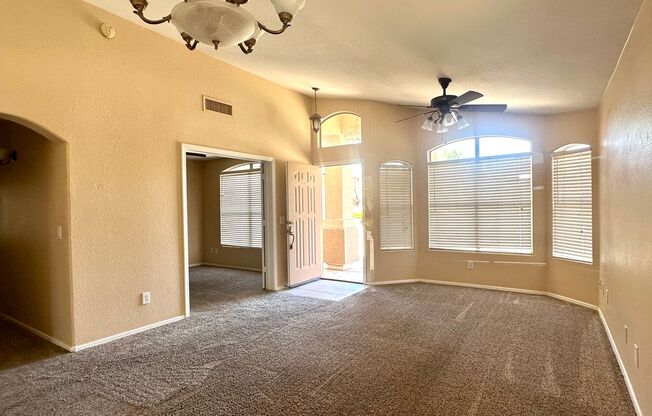 3 bed, 2 bath , Single level in Chandler PLUS DEN!!