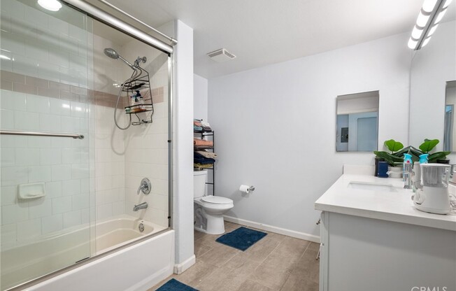 1 bed, 1 bath, 899 sqft, $2,700, Unit 210