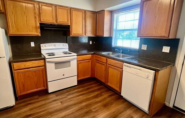 2 Bed 1 Bath **Cozy Unit in Pleasanton**