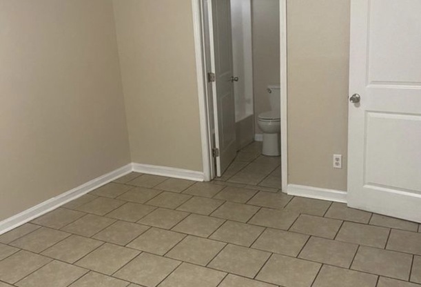 7922 DORSETT DR