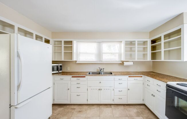 Charming College Hill Gem – Your Perfect Student Home!