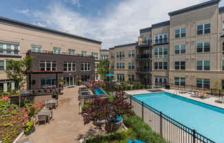 Mallory Square - Apartments in Downtown Rockville - swimming pool