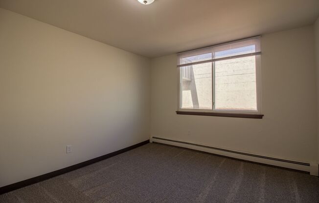 2 beds, 1.5 baths, 650 sqft, $1,375, Unit 210