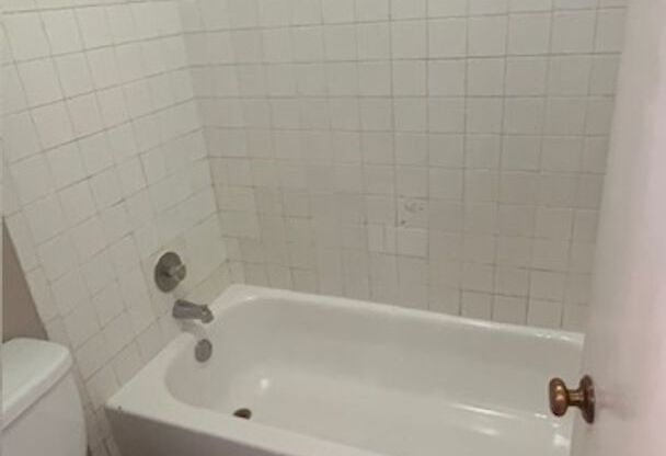 1 bed, 1 bath, 615 sqft, $839, Unit 230