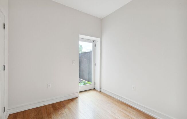 3 beds, 1.5 baths, 970 sqft, $1,400, Unit Unit 109