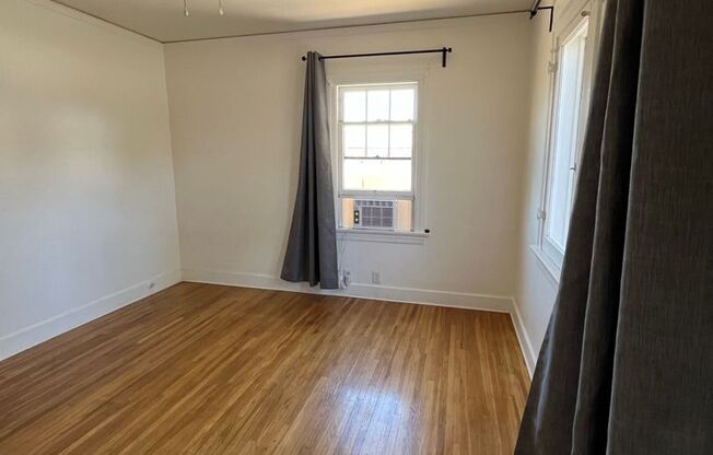 2 beds, 1 bath, $2,800