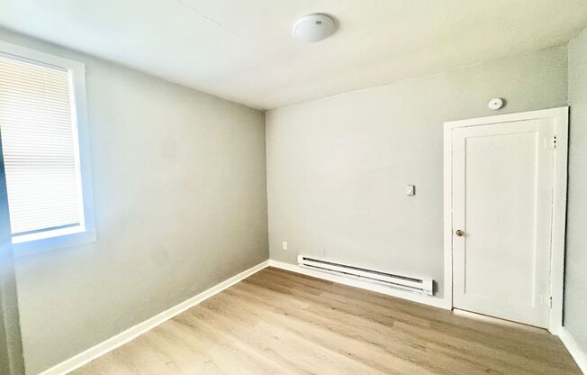 2 beds, 1 bath, 602 sqft, $890, Unit Unit 18