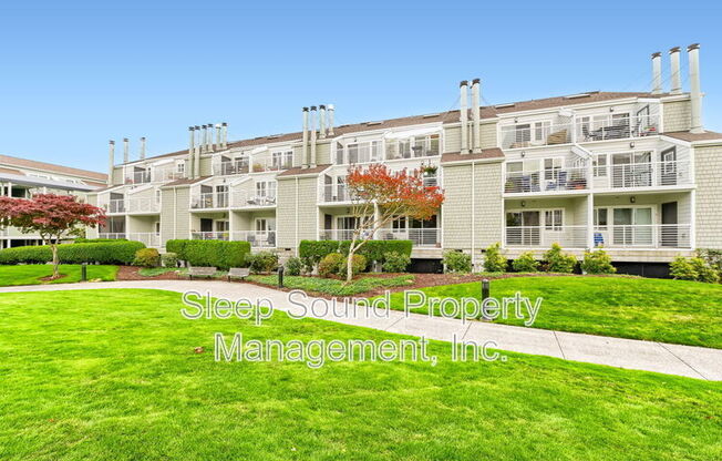 201 N HAYDEN BAY DR