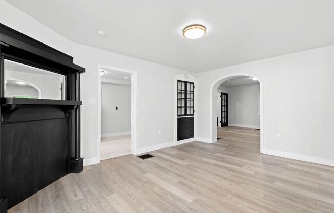 Stunning 5 bedroom home in Mt. Washington available June 1!