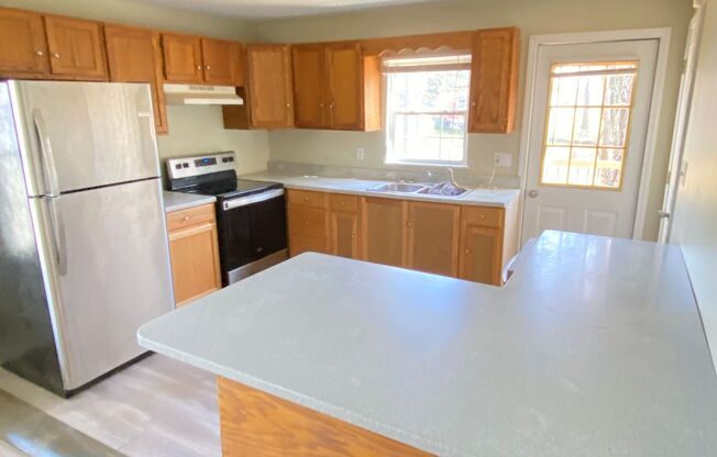 Charming 3-Bedroom Home for Lease in Prime West Asheville Location!