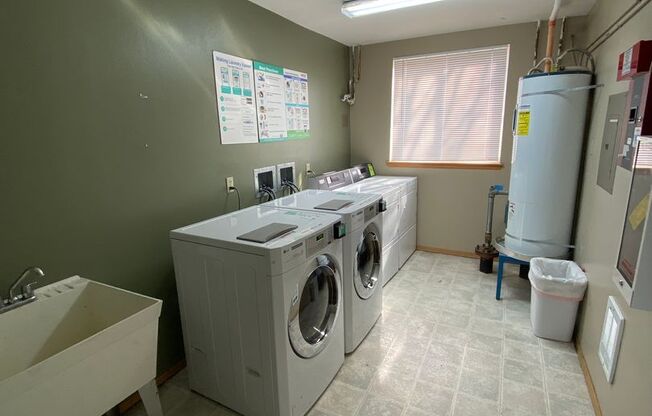 2 beds, 1 bath, $1,125, Unit 05